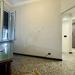 Near Acquario & Porto Antico - Scassi Hospital Genua
