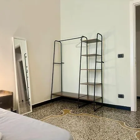 Near Acquario & Porto Antico - Scassi Hospital