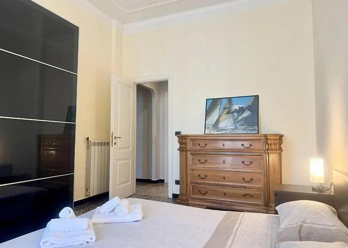 Near Acquario & Porto Antico - Scassi Hospital * Genua