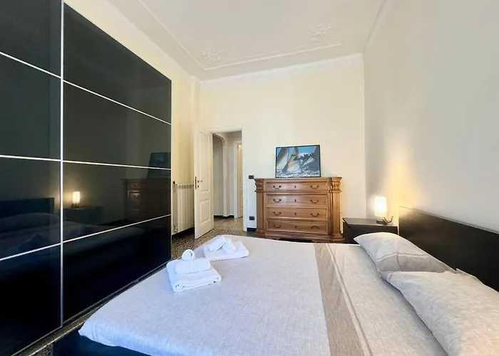 Near Acquario & Porto Antico - Scassi Hospital Apartamento *