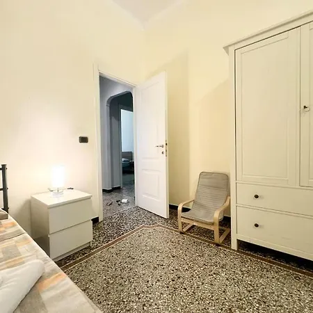 Near Acquario&porto Antico - Scassi Hospital *