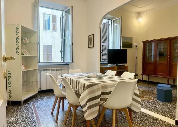 Near Acquario&porto Antico - Scassi Hospital *